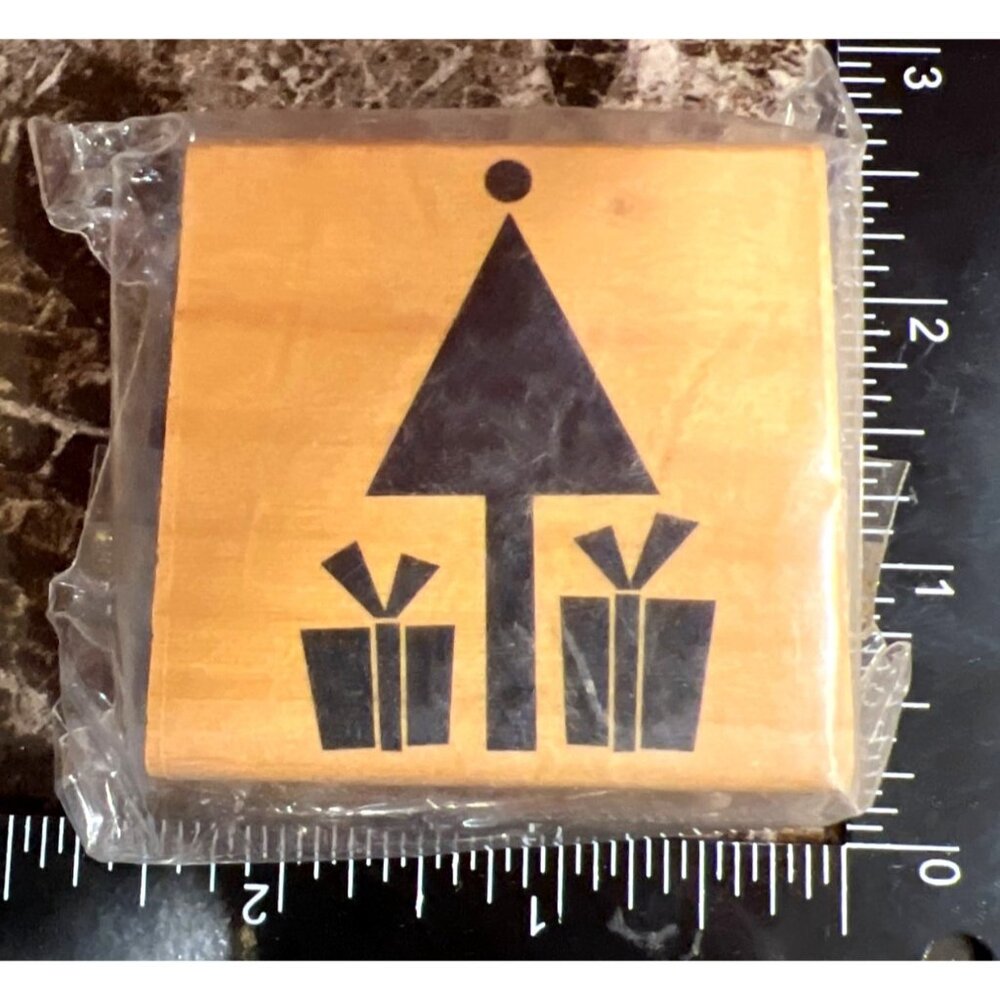 2012 Michaels CraftSmart  242490 Christmas Tree & Gift wood mounted Rubber Stamp